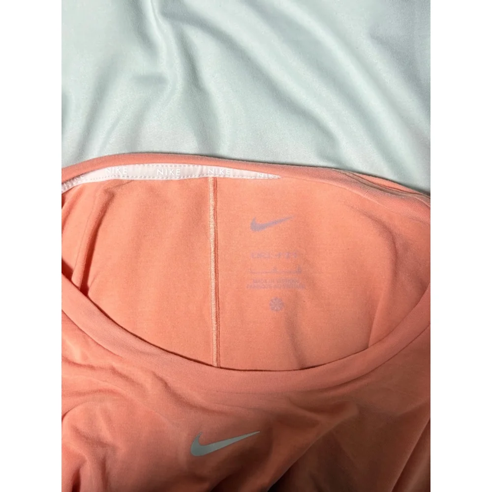 Women's Nike Peach T-Shirt Size L - Picture 3 of 3